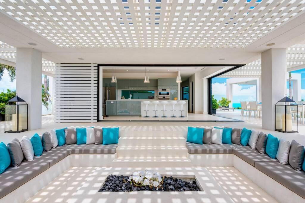 Triton Luxury Villa Провиденсиалес Екстериор снимка
