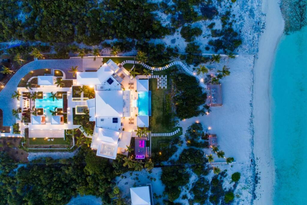 Triton Luxury Villa Провиденсиалес Екстериор снимка